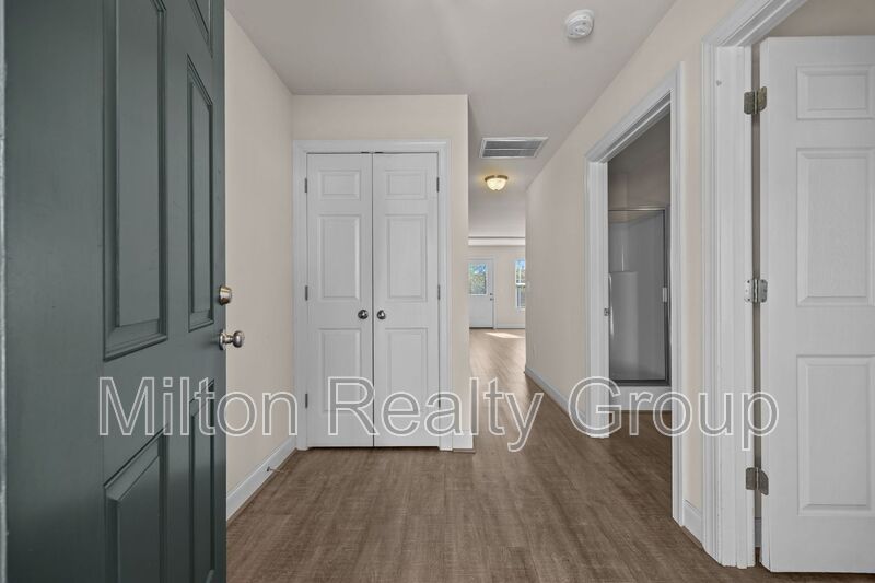 Lillington House: 91 River Stancil Dr.