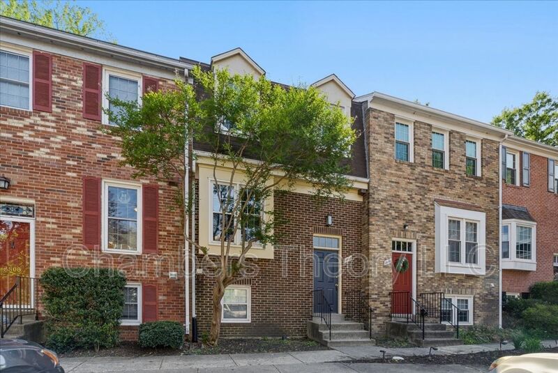 Alexandria House: 3802 Brighton Ct