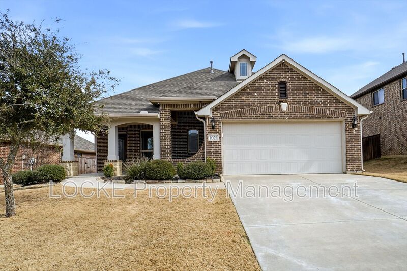 Burleson House: 1021 Rustic Oak Way