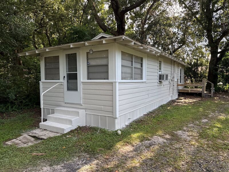 Winter Garden House: 314 1/2 S Boyd St