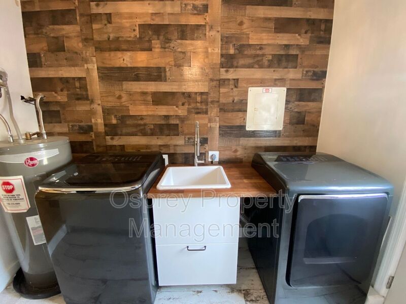 Charming 3-Bedroom Ranch !!