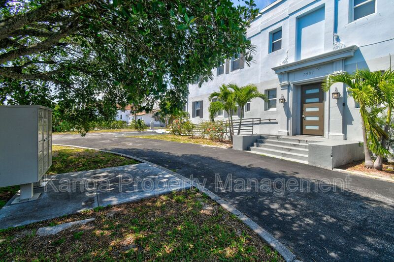 West Palm Beach Condo: 1401 Division Avenue