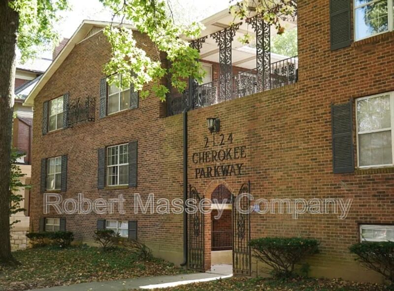 Louisville Condo: 2124 Cherokee Parkway
