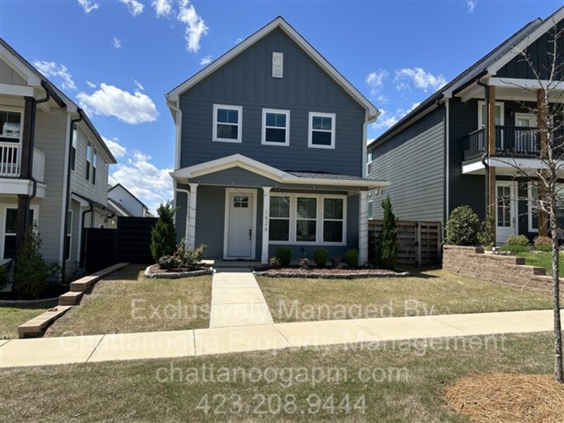 Chattanooga House: 1526 Bowtie Rd