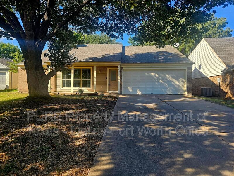 Grand Prairie House: 2626 Bennington Ct