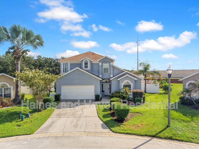 Davenport House: 403 Corvina Dr