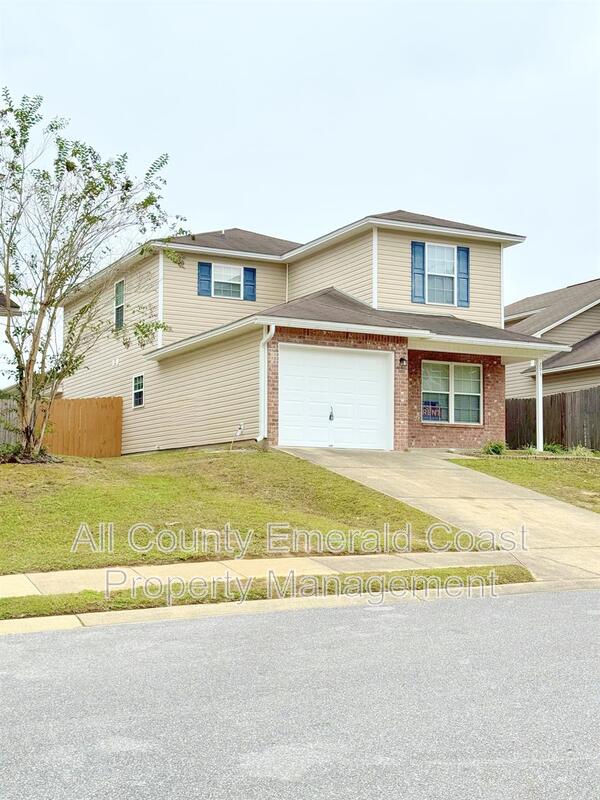 Crestview House: 293 Dahlquist Dr