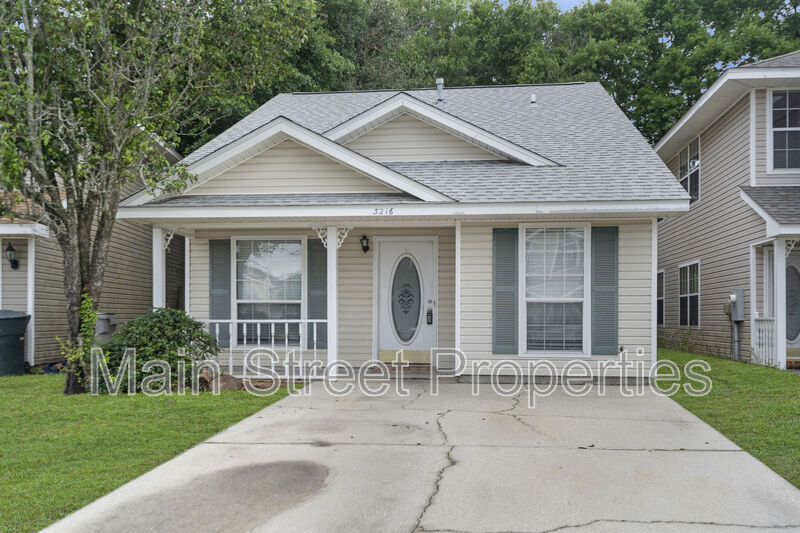 Pensacola House: 3216 Two Sisters Way