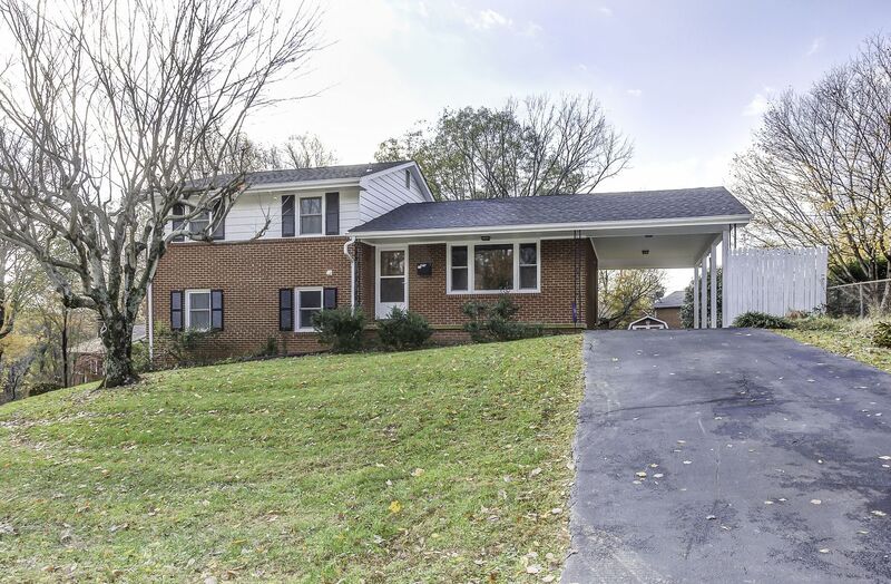 Charlottesville House: 110 Shasta Court