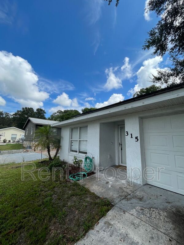 Request a Viewing for 315 South Thompson Avenue Tenant Turner