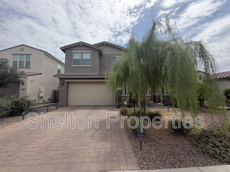 Glendale House: 5217 N 79th Dr