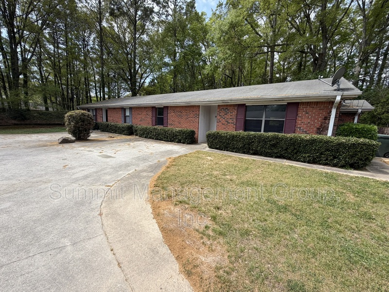 Conyers Condo: 1035 Eastview Road - A