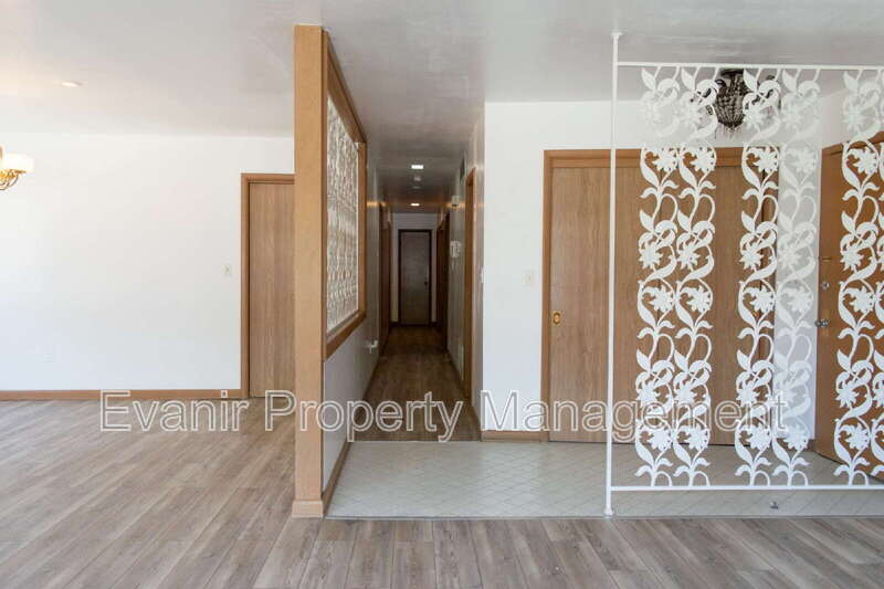 Dayton Condo: 528 Heather Dr.