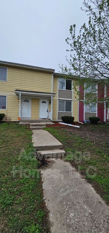 Kansas City House: 721 N 70th Ter
