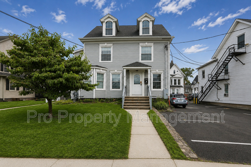 Danbury House: 79 West St.