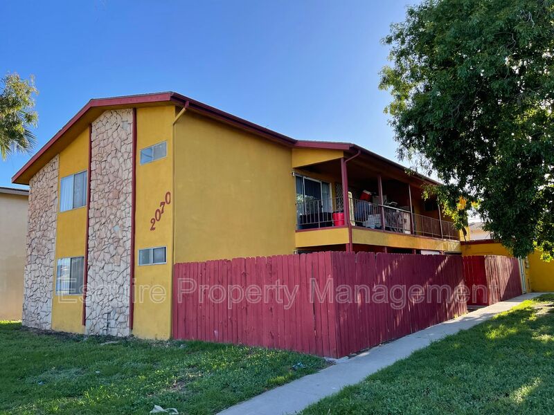 OXNARD Condo: 2070 N. VENTURA RD