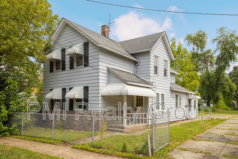 Cleveland House: 3295 W 46th St