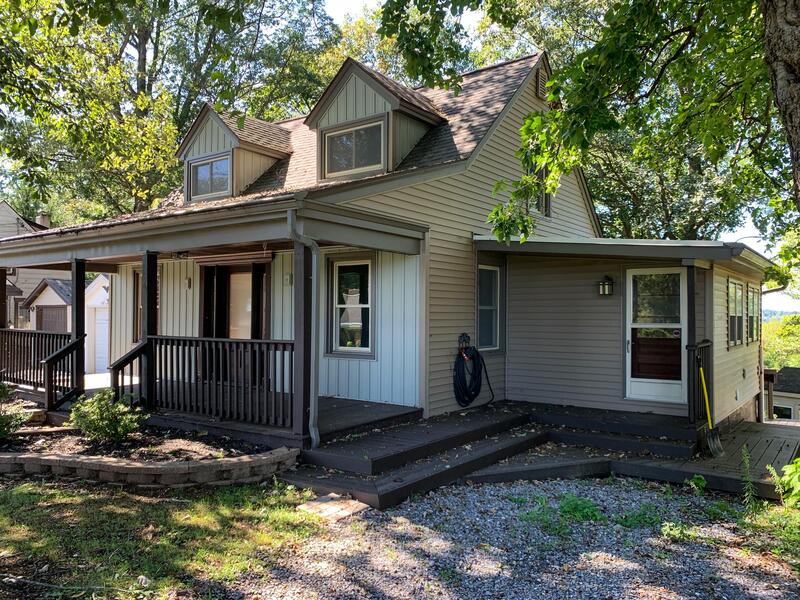 Elizabethtown House: 1057 Ridge Road