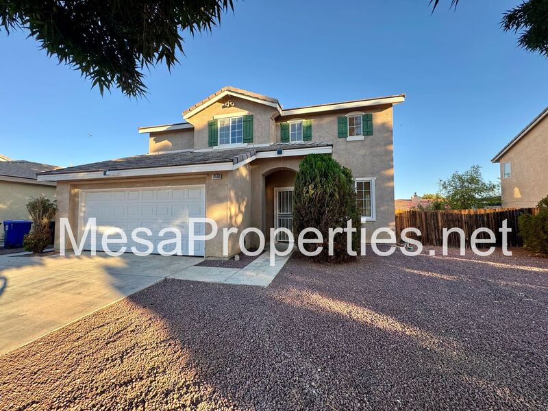 Victorville House: 14580 Maverick Place