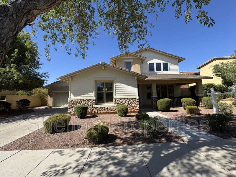 Buckeye House: 20933 W Cora Vista
