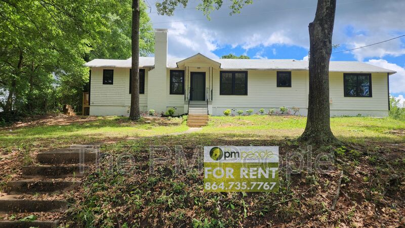 Easley House: 113 Saint Lo Cr