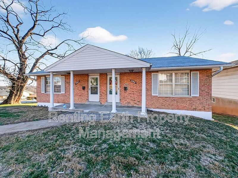 Saint Louis House: 8908 Scottdale Ave