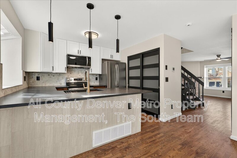Centennial Condo: 7635 S Steele Street