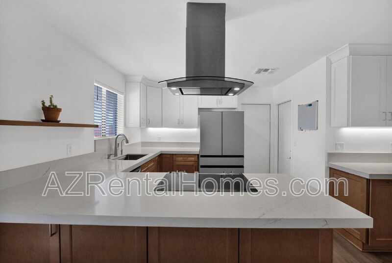 Mesa House: 1745 West Capri Avenue