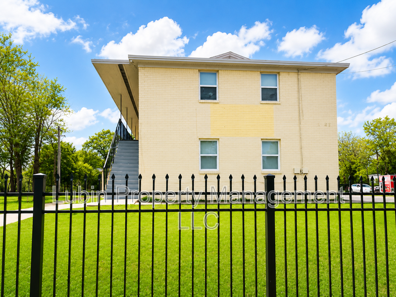 Memphis Condo: 1043 College St Apt 11