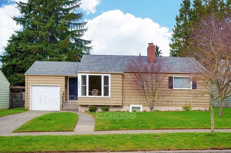 Seattle House: 3832 NE 85th St