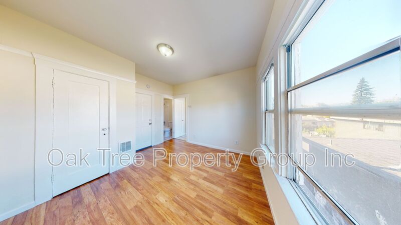 Oakland House: 2605 High Street