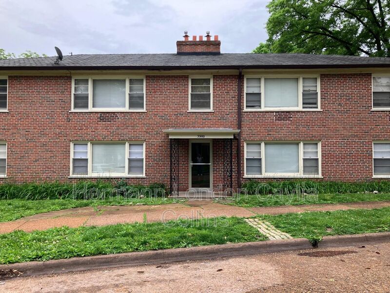 Saint Louis House: 3900 Roland Blvd