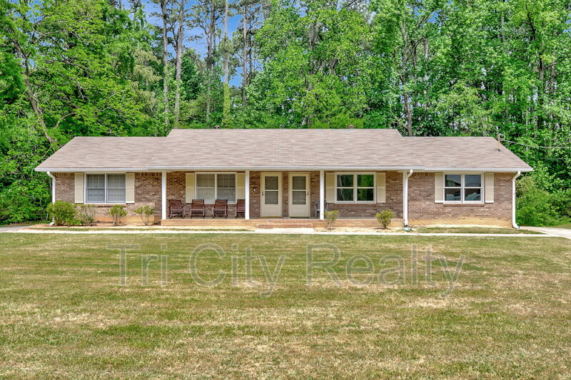 Fayetteville Condo: 200 Meadowbrook Ct