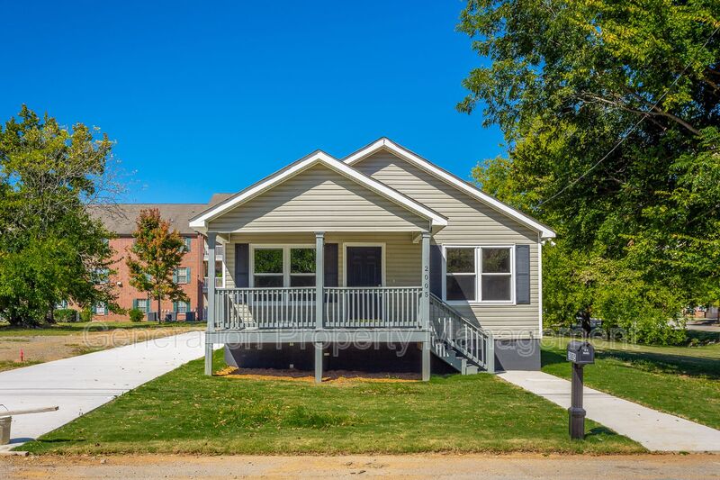 Chattanooga Apartment: 2005 S Lyerly Street,