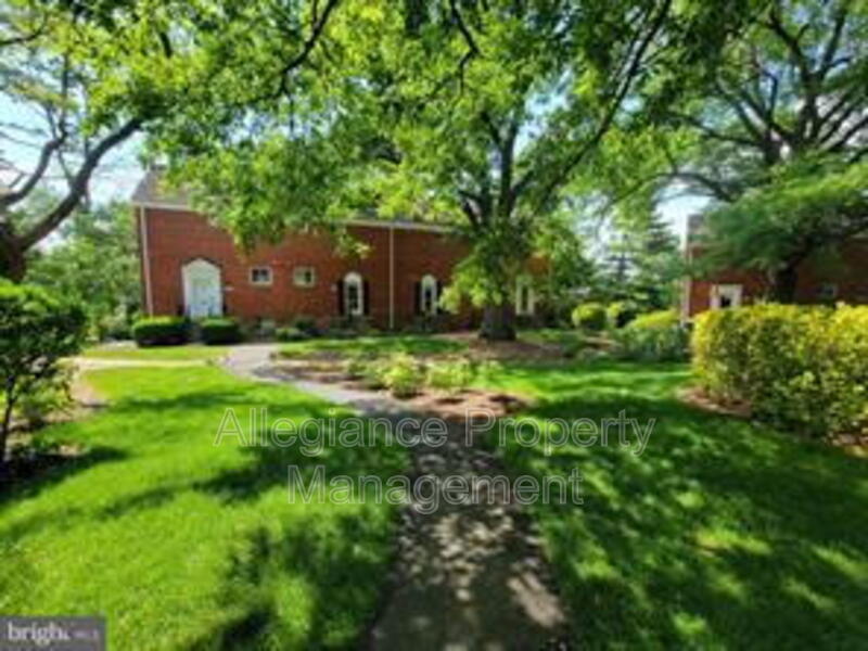Alexandria House: 3472 Gunston Road