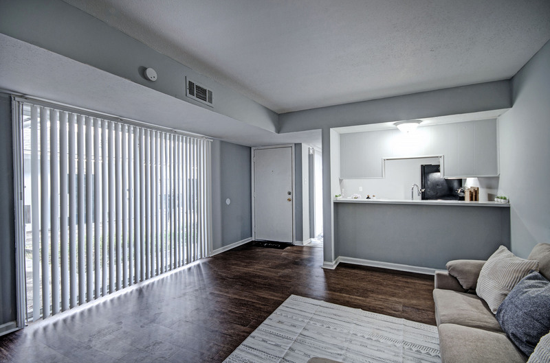 Jackson Condo: 225 W McDowell  - G7