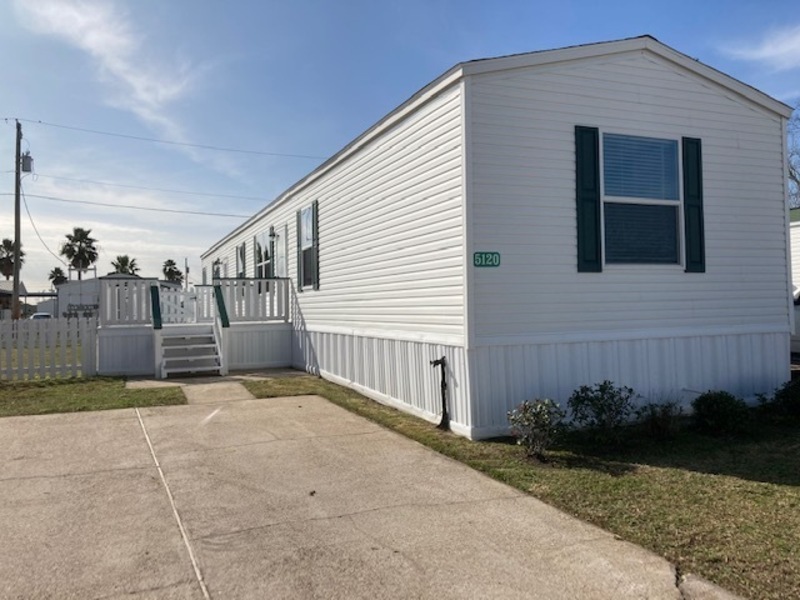 Dickinson House: 5120 Barbados Calle