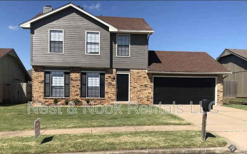 Broken Arrow House: 3000 W. Houston Pl.