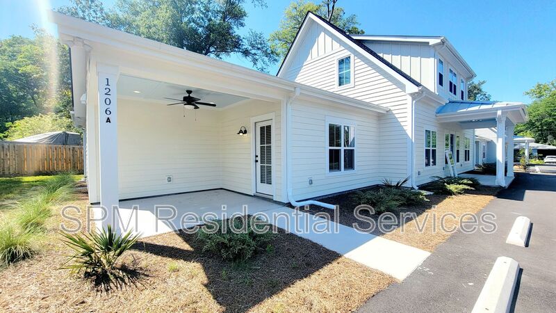 Wilmington House: 1206-A Seacoast Lane