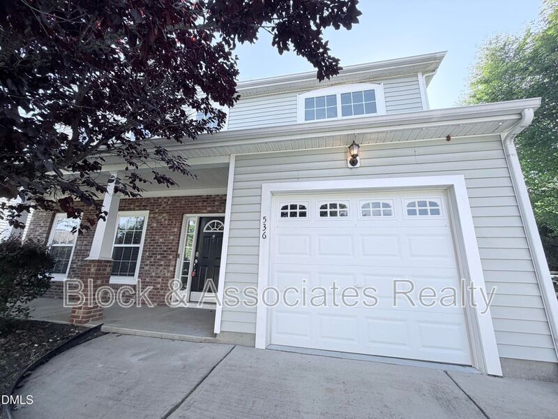 Holly Springs House: 536 Gooseberry Dr