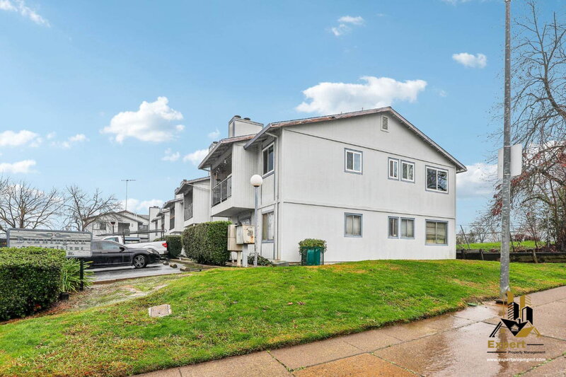 Orangevale Condo: 6412 Benning St