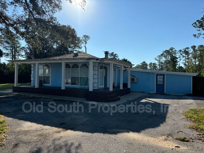 Pensacola House: 9939 Lillian Hwy
