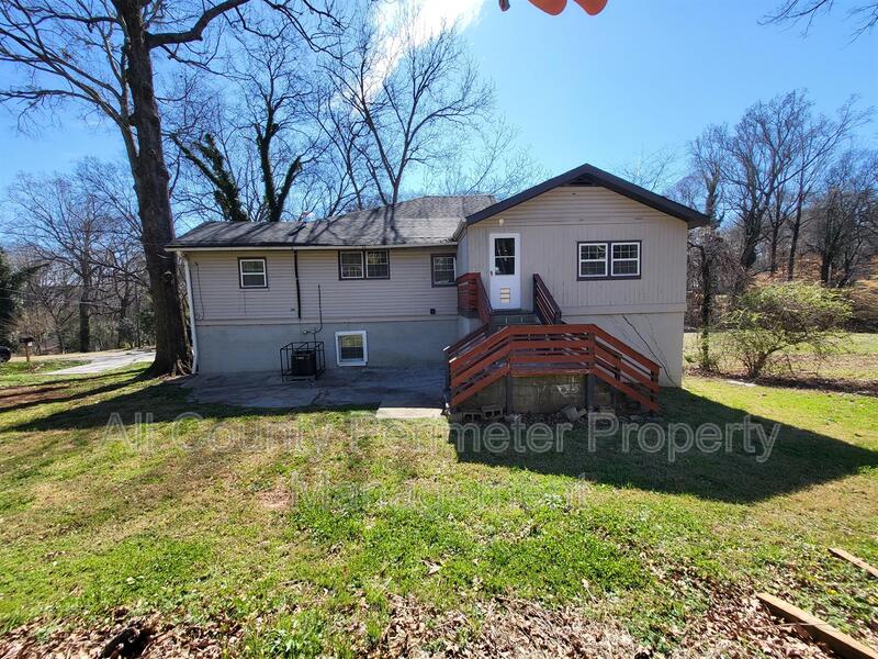 Atlanta Condo: 2308 Lakewood Ave