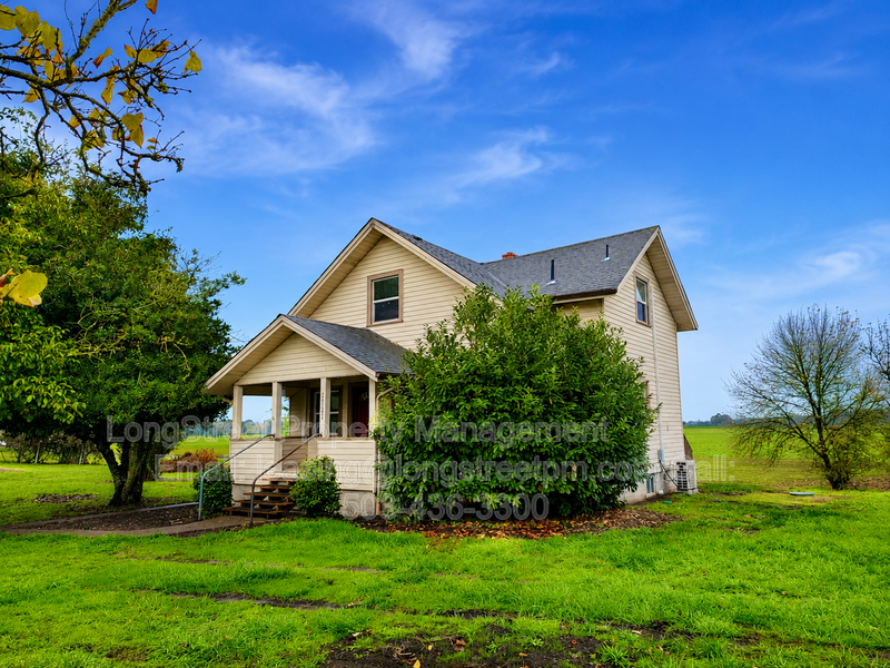 Albany House: 29626 OR-34
