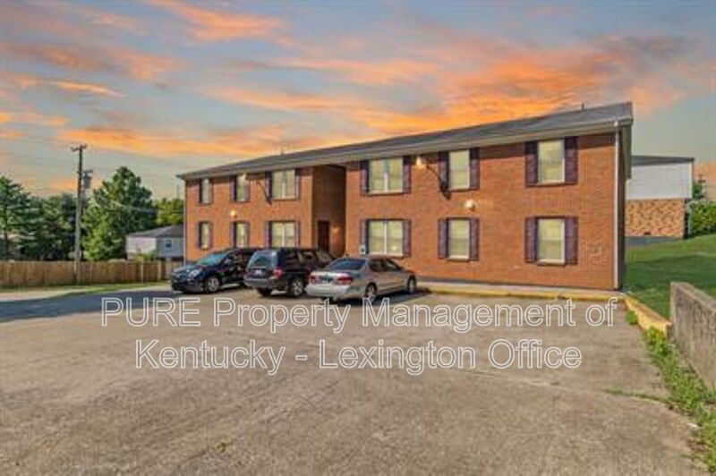 Frankfort Condo: 1322 Chinook Trail