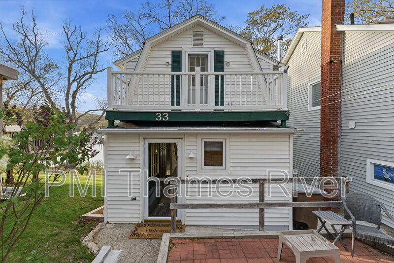 Niantic House: 33 Laurel Street