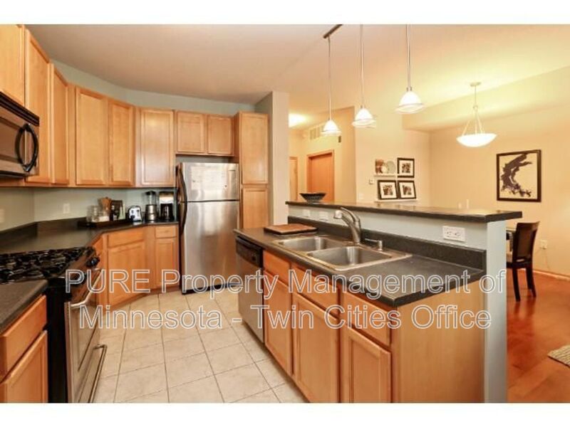Saint Paul Condo: 2565 Franklin Ave