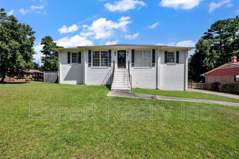 Alabaster House: 1064 Caribbean Circle