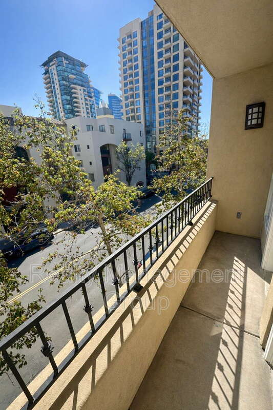 San Diego Condo: 301 West G Street