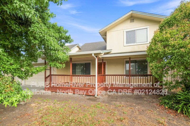 Rohnert Park House: 831 Lightwood Court